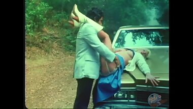 Deep-dicks Blonde on his Car