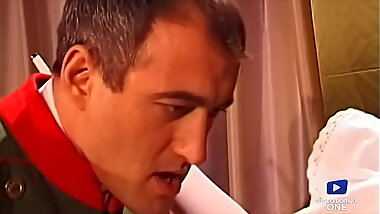 Olivia et Daniella, deux belles brunettes bais&eacute_es par Napol&eacute_on