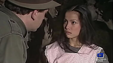 Yoko, coquine refoul&eacute_e, prend bien la bite