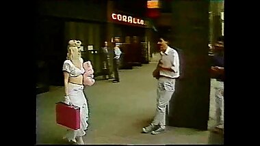 Ilona Staller Cicciolina - Muscolo Rosso (videoclip)