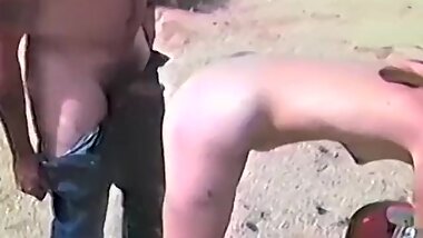 Cute Amateur Fucked Outdoors in Vintage Video